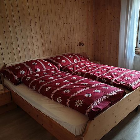 Ferienwohnung Antonia Surcuolm Екстер'єр фото